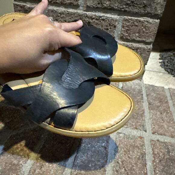 Born Kasia Slide Womens Size 9 Shoes Black Leather Slip On Casual Flat Sandals - Picture 5 of 15